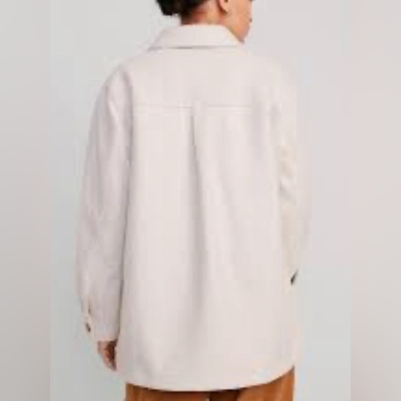 NEW - Old Navy Soft-Brushed Wool Shacket for Women. Color: Oatmeal Heather - Picture 2 of 5